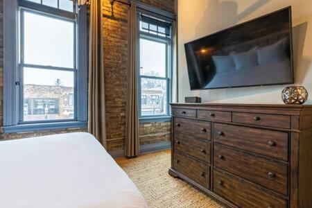 Hip Urban Loft - Small Town Charm - 124 Lofts #1 West Dundee Esterno foto