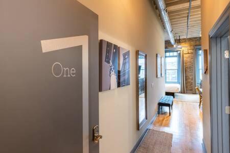 Hip Urban Loft - Small Town Charm - 124 Lofts #1 West Dundee Esterno foto