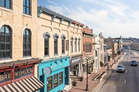Hip Urban Loft - Small Town Charm - 124 Lofts #1 West Dundee Esterno foto